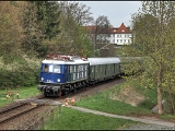 Mein letzter Besuch der Strecke Lichtenfels-Coburg datiert aus dem Jahre 1983. Dass dieses Wegekreuz 31 Jahre später immer noch in Schney seinen Dienst tut, hätte ich nie gedacht.
